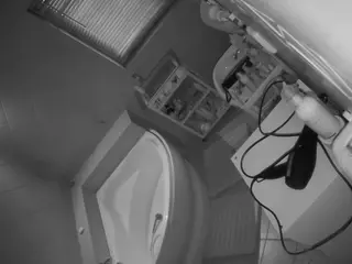 Julmodels Bathroom 1st Floor-2's Live Sex Cam Show