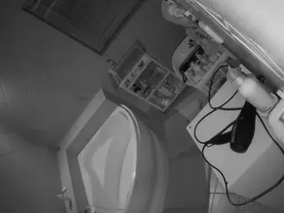 Julmodels Bathroom 1st Floor-2's Live Sex Cam Show