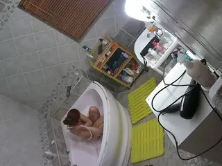 Julmodels Bathroom 1st Floor-2's Live Sex Cam Show