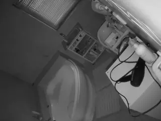 Julmodels Bathroom 1st Floor-2's Live Sex Cam Show