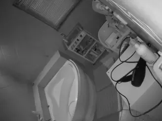 Julmodels Bathroom 1st Floor-2's Live Sex Cam Show