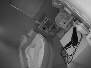 Julmodels Bathroom 1st Floor-2's Live Sex Cam Show