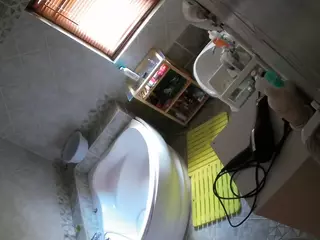 Julmodels Bathroom 1st Floor-2's Live Sex Cam Show