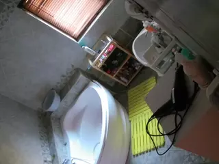 Julmodels Bathroom 1st Floor-2's Live Sex Cam Show