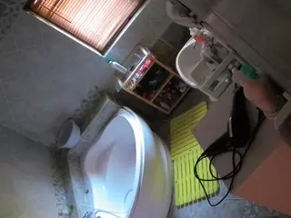 Julmodels Bathroom 1st Floor-2's Live Sex Cam Show