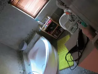 Julmodels Bathroom 1st Floor-2's Live Sex Cam Show
