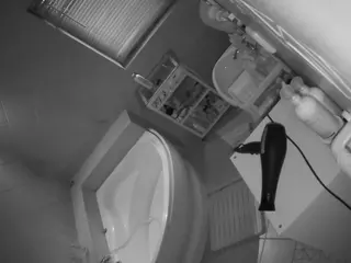 Julmodels Bathroom 1st Floor-2's Live Sex Cam Show