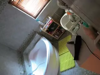 Julmodels Bathroom 1st Floor-2's Live Sex Cam Show