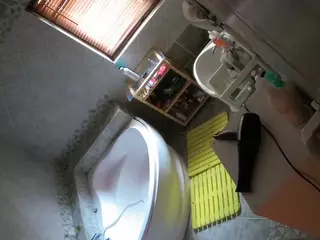 Julmodels Bathroom 1st Floor-2's Live Sex Cam Show