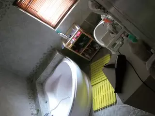 Julmodels Bathroom 1st Floor-2's Live Sex Cam Show