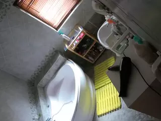 Julmodels Bathroom 1st Floor-2's Live Sex Cam Show