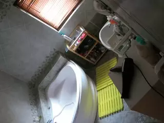 Julmodels Bathroom 1st Floor-2's Live Sex Cam Show
