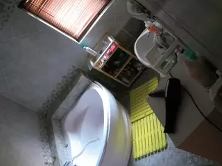 Julmodels Bathroom 1st Floor-2's Live Sex Cam Show