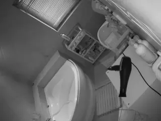 Julmodels Bathroom 1st Floor-2's Live Sex Cam Show