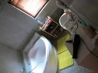 Julmodels Bathroom 1st Floor-2's Live Sex Cam Show