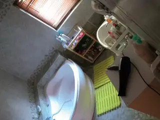Julmodels Bathroom 1st Floor-2's Live Sex Cam Show