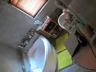 Julmodels Bathroom 1st Floor-2's Live Sex Cam Show