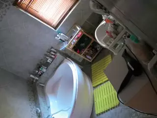 Julmodels Bathroom 1st Floor-2's Live Sex Cam Show