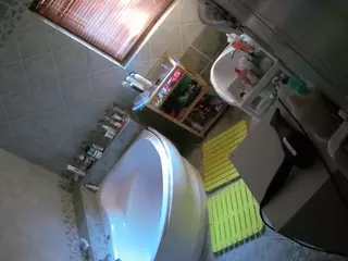 Julmodels Bathroom 1st Floor-2's Live Sex Cam Show
