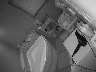 Julmodels Bathroom 1st Floor-2's Live Sex Cam Show