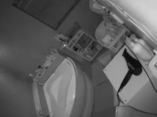 Julmodels Bathroom 1st Floor-2's Live Sex Cam Show