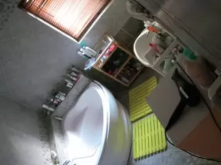 Julmodels Bathroom 1st Floor-2's Live Sex Cam Show