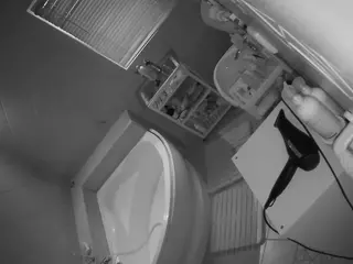Julmodels Bathroom 1st Floor-2's Live Sex Cam Show