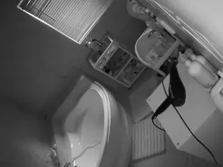 Julmodels Bathroom 1st Floor-2's Live Sex Cam Show