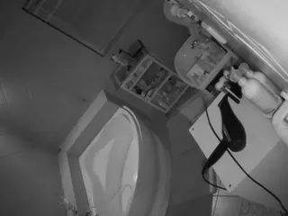 Julmodels Bathroom 1st Floor-2's Live Sex Cam Show