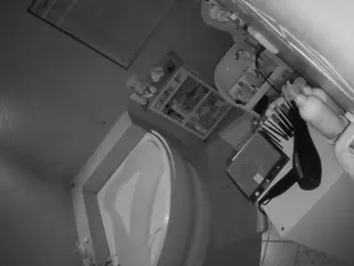 Julmodels Bathroom 1st Floor-2's Live Sex Cam Show