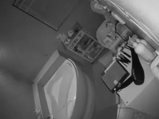 Julmodels Bathroom 1st Floor-2's Live Sex Cam Show