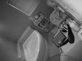 Julmodels Bathroom 1st Floor-2's Live Sex Cam Show