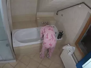 Julmodels Bathroom 2nd Floor-1's Live Sex Cam Show