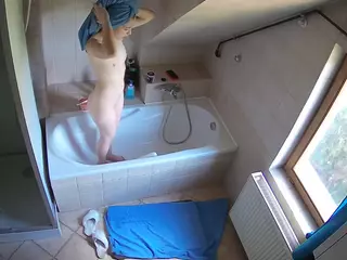 Julmodels Bathroom 2nd Floor-1's Live Sex Cam Show