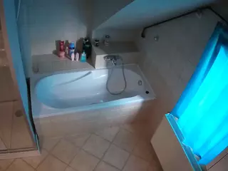 Julmodels Bathroom 2nd Floor-1's Live Sex Cam Show
