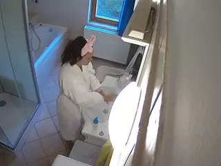 Julmodels Bathroom 2nd Floor-2's Live Sex Cam Show