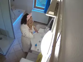 Julmodels Bathroom 2nd Floor-2's Live Sex Cam Show