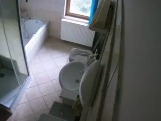 Julmodels Bathroom 2nd Floor-2's Live Sex Cam Show
