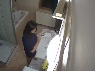 Julmodels Bathroom 2nd Floor-2's Live Sex Cam Show