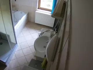 Julmodels Bathroom 2nd Floor-2's Live Sex Cam Show