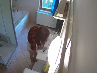 Julmodels Bathroom 2nd Floor-2's Live Sex Cam Show