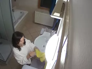 Julmodels Bathroom 2nd Floor-2's Live Sex Cam Show