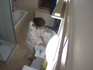 Julmodels Bathroom 2nd Floor-2's Live Sex Cam Show