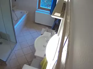 Julmodels Bathroom 2nd Floor-2's Live Sex Cam Show