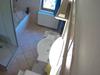 Julmodels Bathroom 2nd Floor-2's Live Sex Cam Show