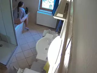 Julmodels Bathroom 2nd Floor-2's Live Sex Cam Show