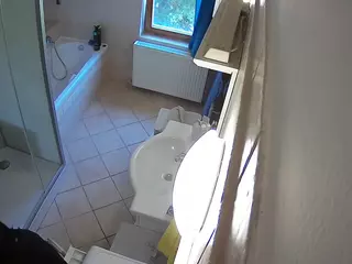 Julmodels Bathroom 2nd Floor-2's Live Sex Cam Show