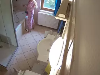 Julmodels Bathroom 2nd Floor-2's Live Sex Cam Show
