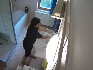Julmodels Bathroom 2nd Floor-2's Live Sex Cam Show