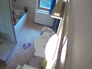Julmodels Bathroom 2nd Floor-2's Live Sex Cam Show